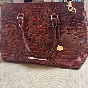 New without tags Brahmin Elegant Brown Crocodile-Embossed Women's Bag